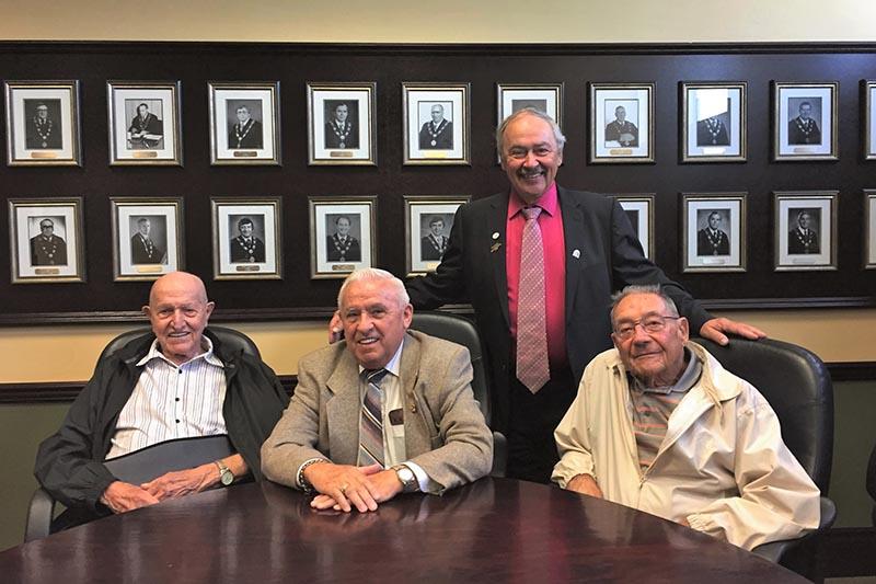 Former mayors visit L’Orignal