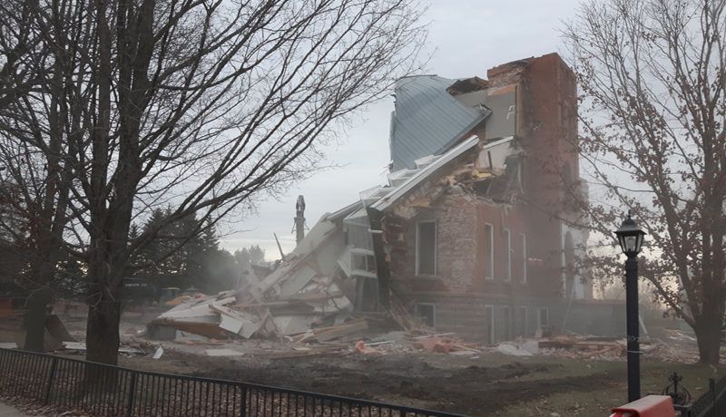 LS_Nov3017_Convent Demolition (3)