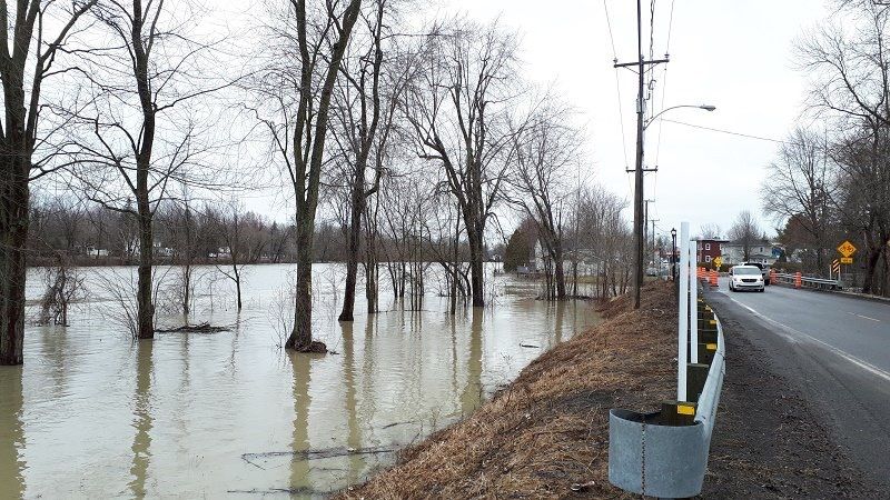 Emergency continues in Sainte-André-d’Argenteuil as residents evacuate their homes
