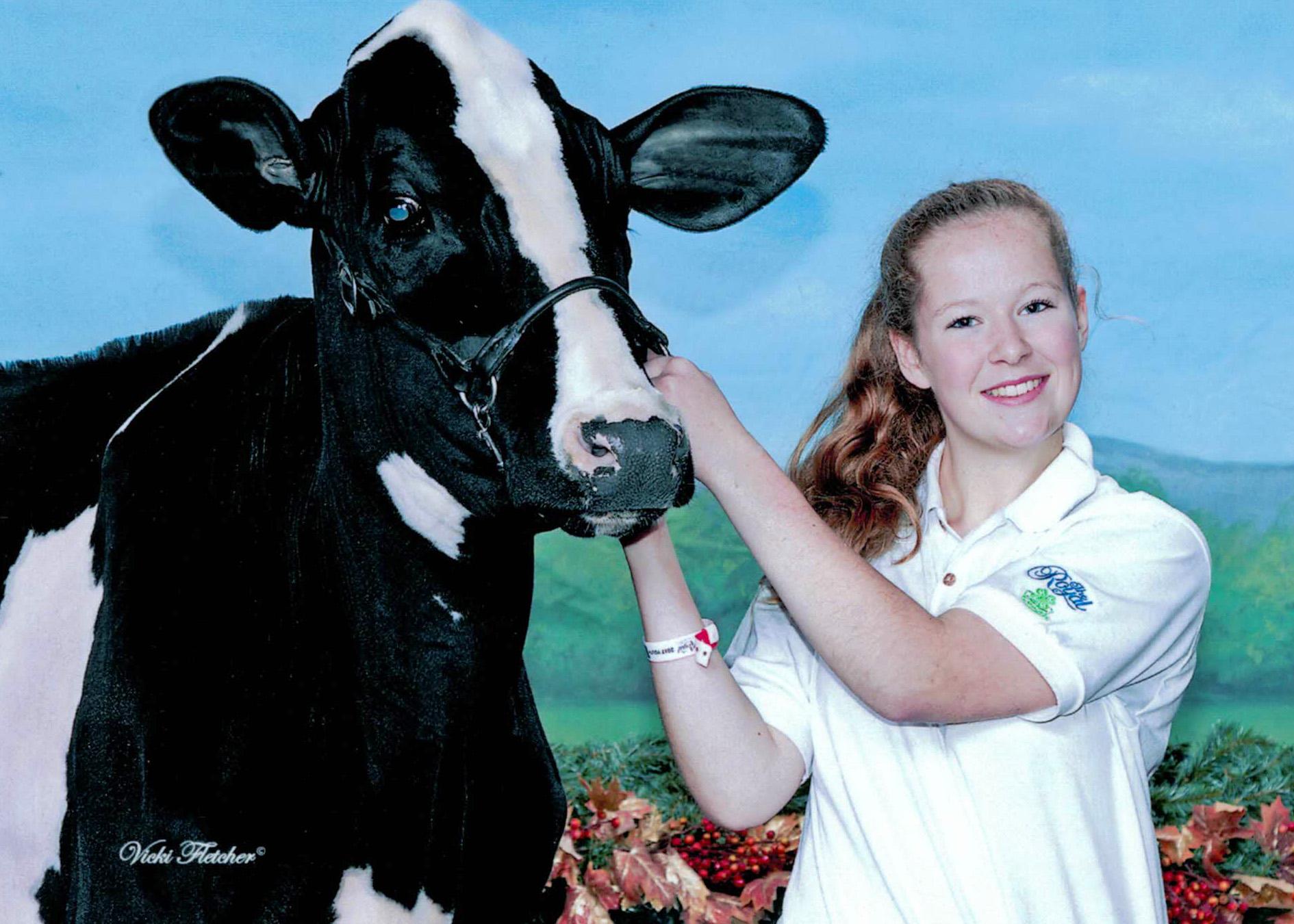 Cassie Allen one of eight Canadian 4-H members selected to attend the World Dairy Expo in Wisconsin