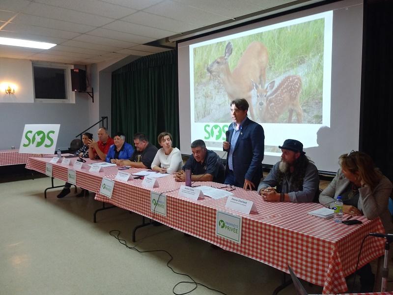 Municipalities, landowners, not pleased with Québec deer management plan