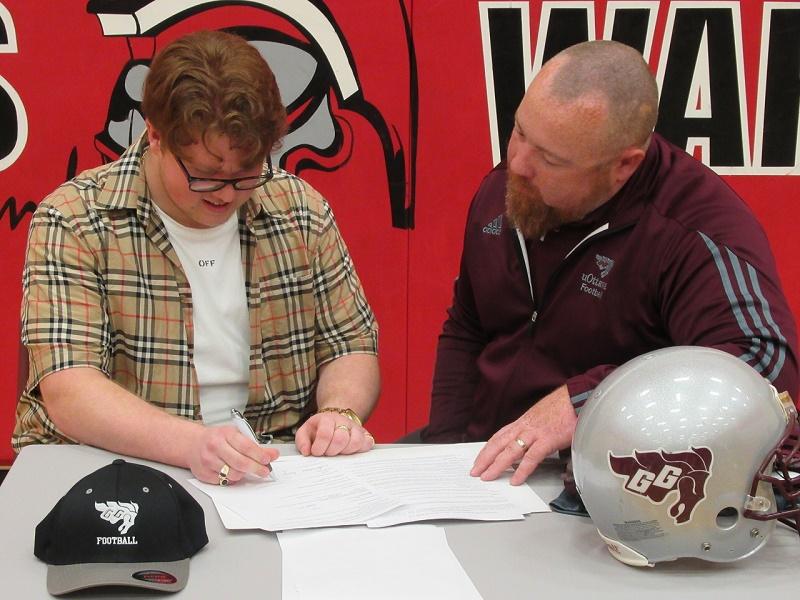 VCI student signs deal to play football for University of Ottawa