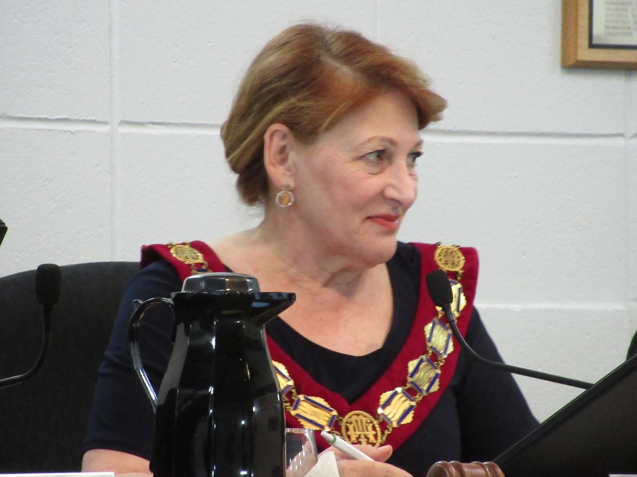 Integrity commissioner clears Hawkesbury mayor in remuneration complaint