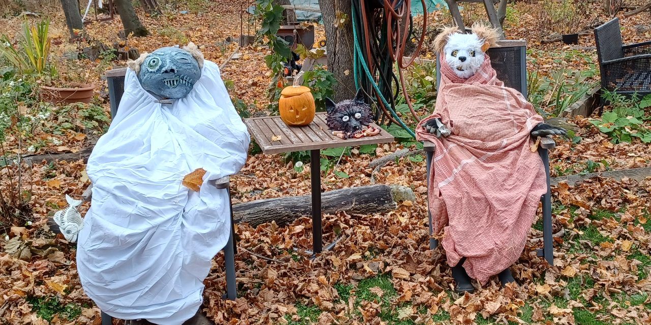 Trick-or-treating and scary scenes: Halloween in photos