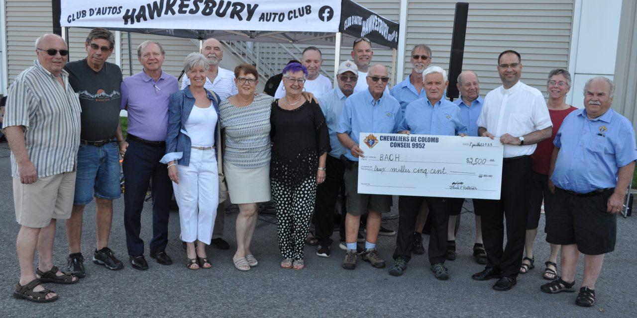 Knights raise $2,500 for Hawkesbury food bank at Cruise Night