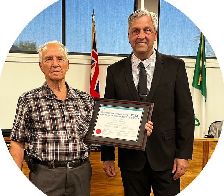 Philippe Pharand receives Senior of the Year award for Champlain Township