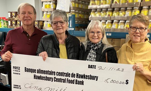 Friperie funds food bank in Hawkesbury