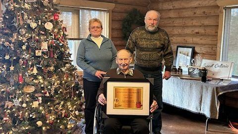 Cecil Cass receives lifetime membership in maple association
