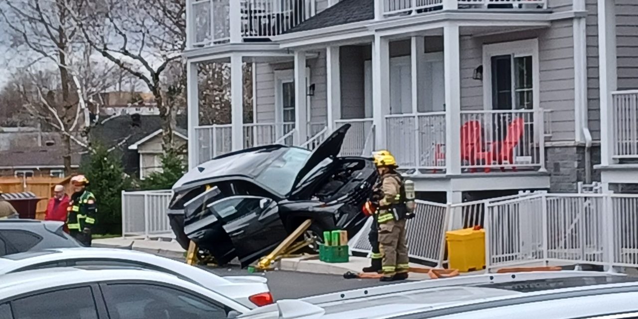 No injuries as vehicle collides with stairs in Hawkesbury